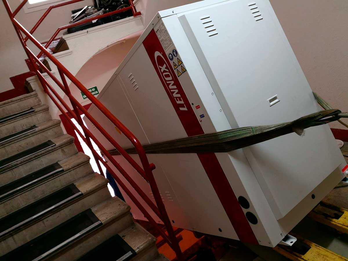 Traslado De Maquinaria Y Objetos Pesados En Madrid Transportes Vela
