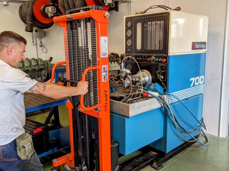 Transporte de maquinaria de taller mecánico en Madrid