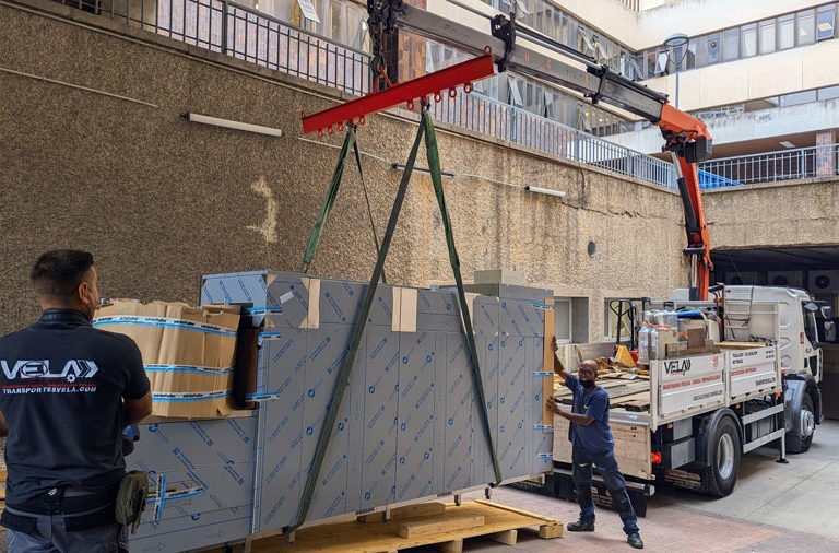 Transporte e instalación de tren de lavado en Madrid