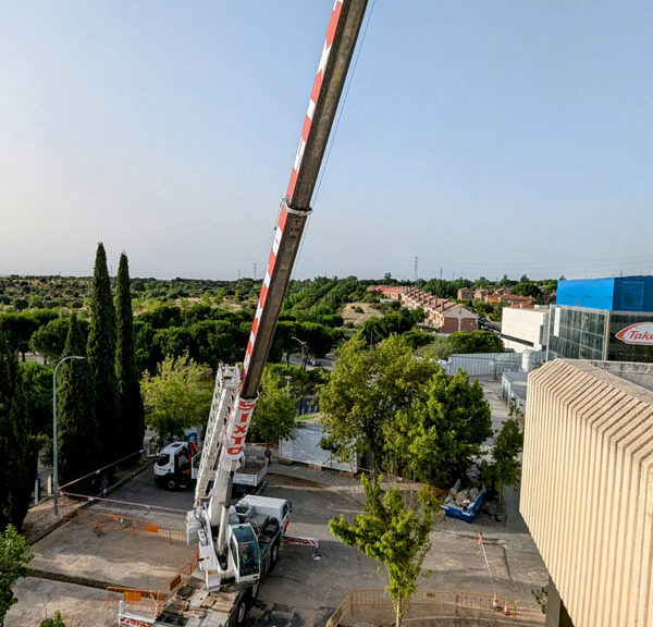 Transporte de cúpulas de telescopio en Madrid