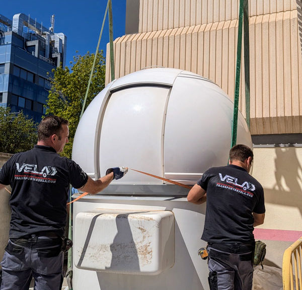 Transporte de cúpulas de telescopio en Madrid