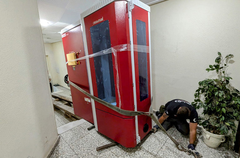 Transporte de fresadoras de bloques de PU en Madrid