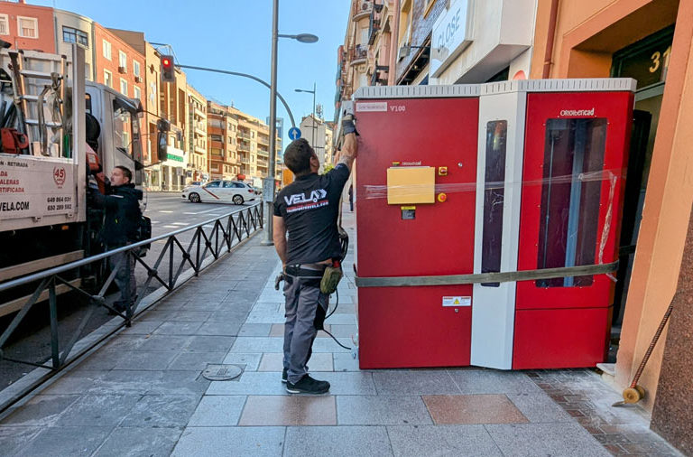 Transporte de fresadoras de bloques de PU en Madrid