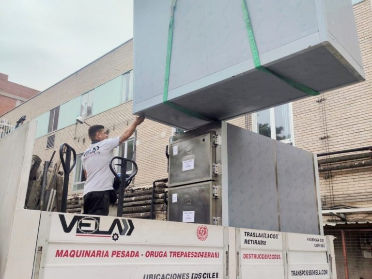 Transporte e instalación de cámaras frigoríficas mortuorias en hospitales de Madrid