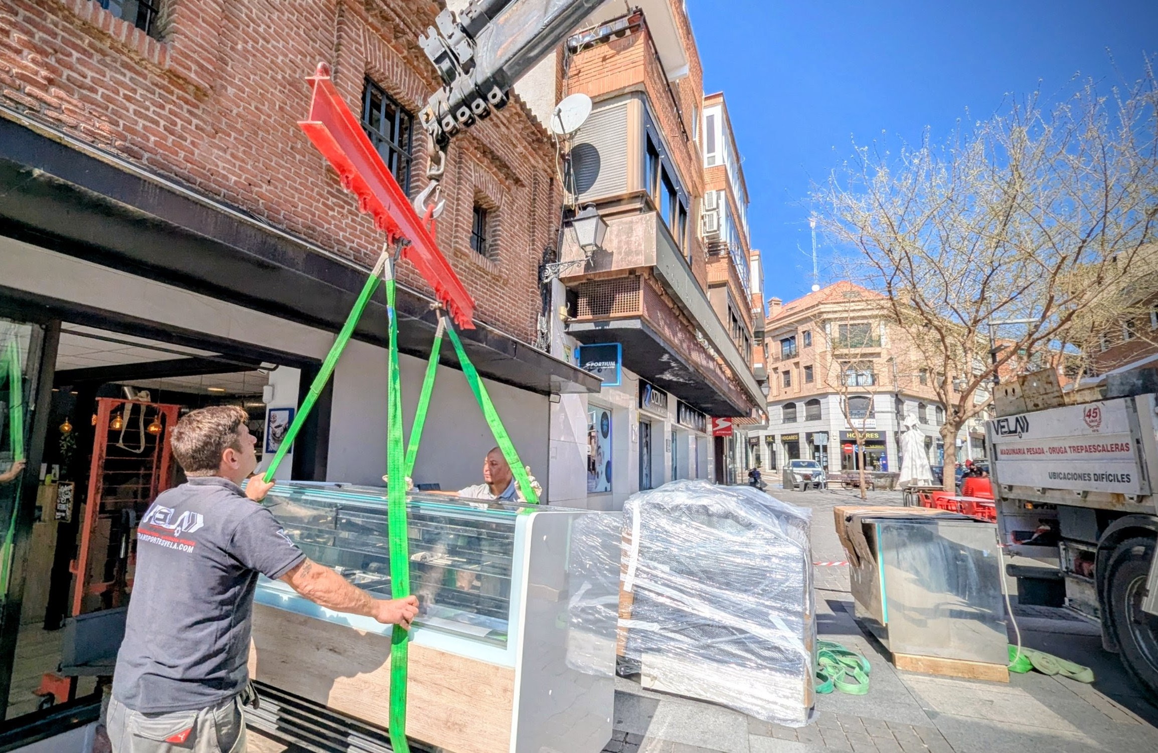 Transporte y movimiento de maquinaria de hostelería en Alcalá de Henares