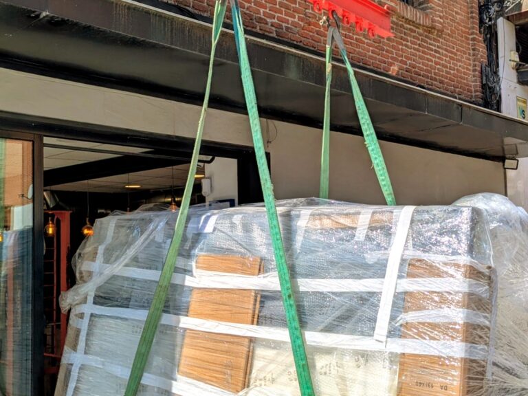 Transporte y movimiento de maquinaria de hostelería en Alcalá de Henares